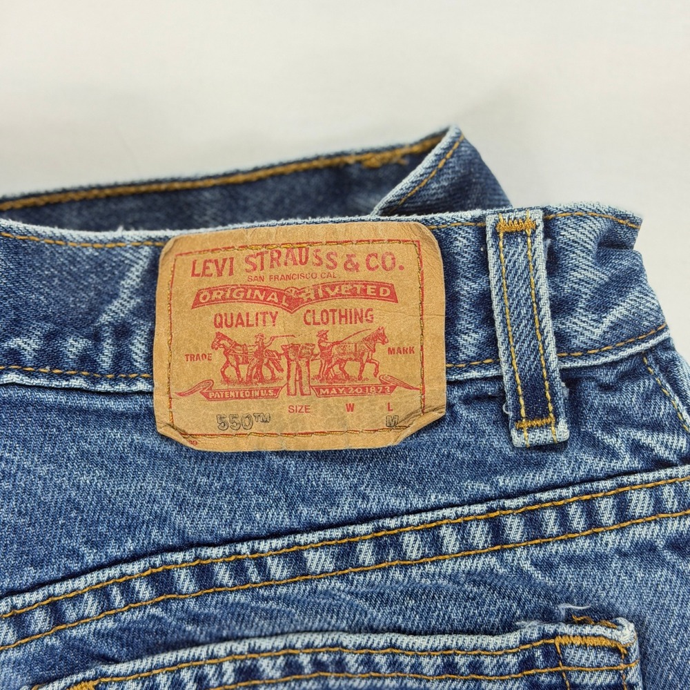 Levi's 550 Women's Classic Relaxed Tapered Jeans Medium Wash Cotton Size 12 - Picture 5 of 10